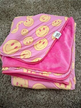 Birdie Bean Bamboo Plush Blanket Pink Smiley